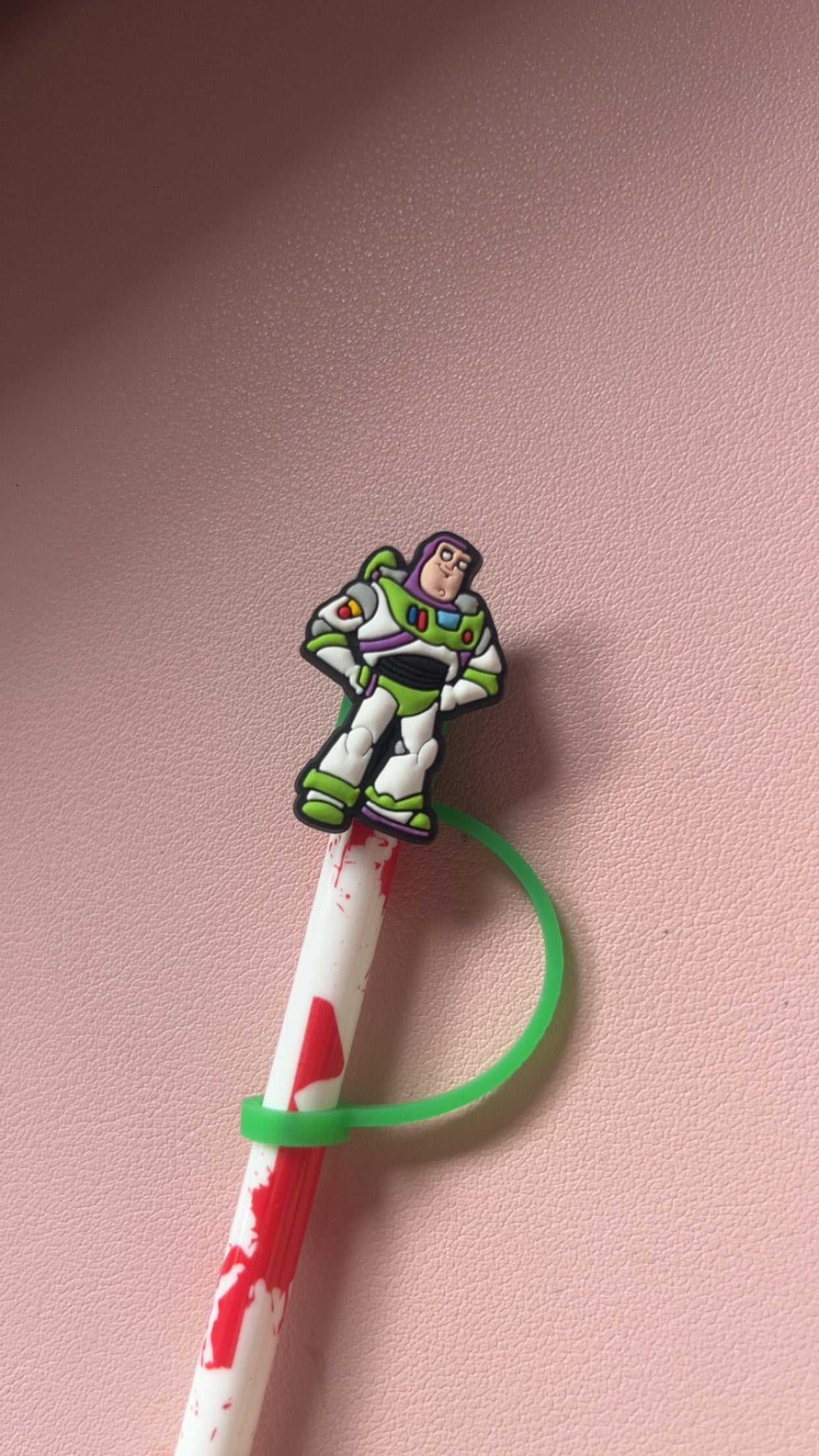 Buzz Straw Topper